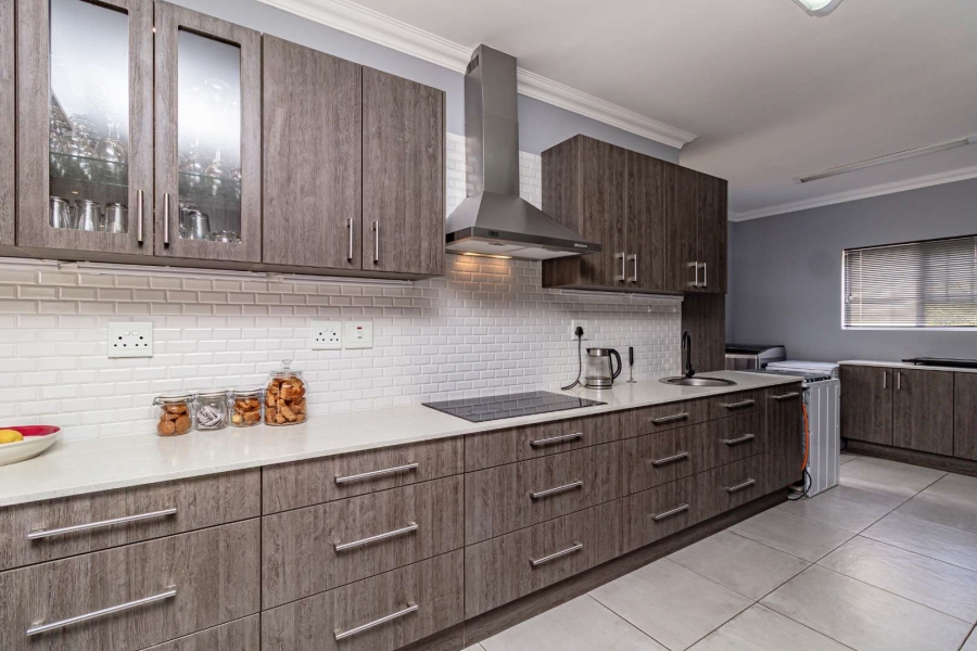 2 Bedroom Property for Sale in Heiderand Western Cape